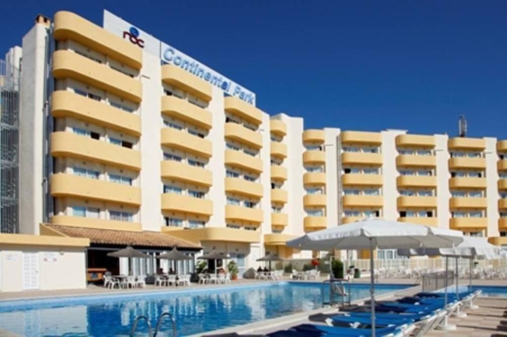 Aparthotel Aluasun Continental Park Playa de Muro  Esterno foto