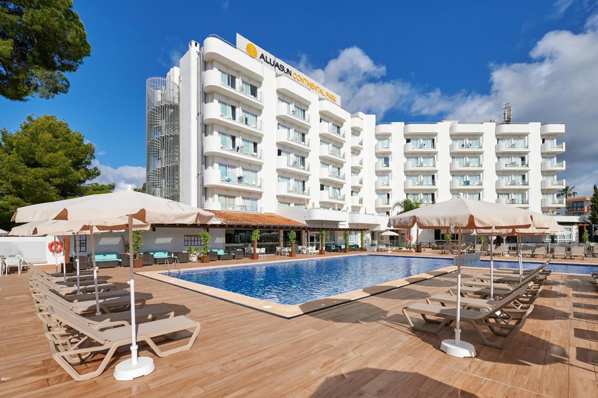 Aparthotel Aluasun Continental Park Playa de Muro  Esterno foto